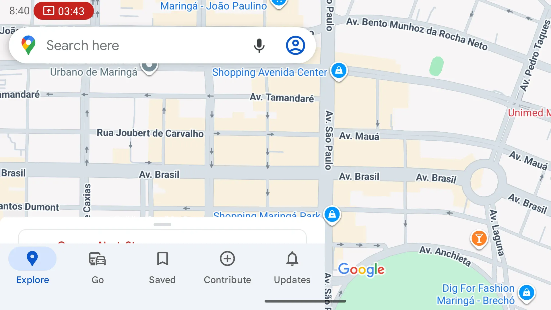 Captura real: o mapa do celular em tela cheia na central do carro